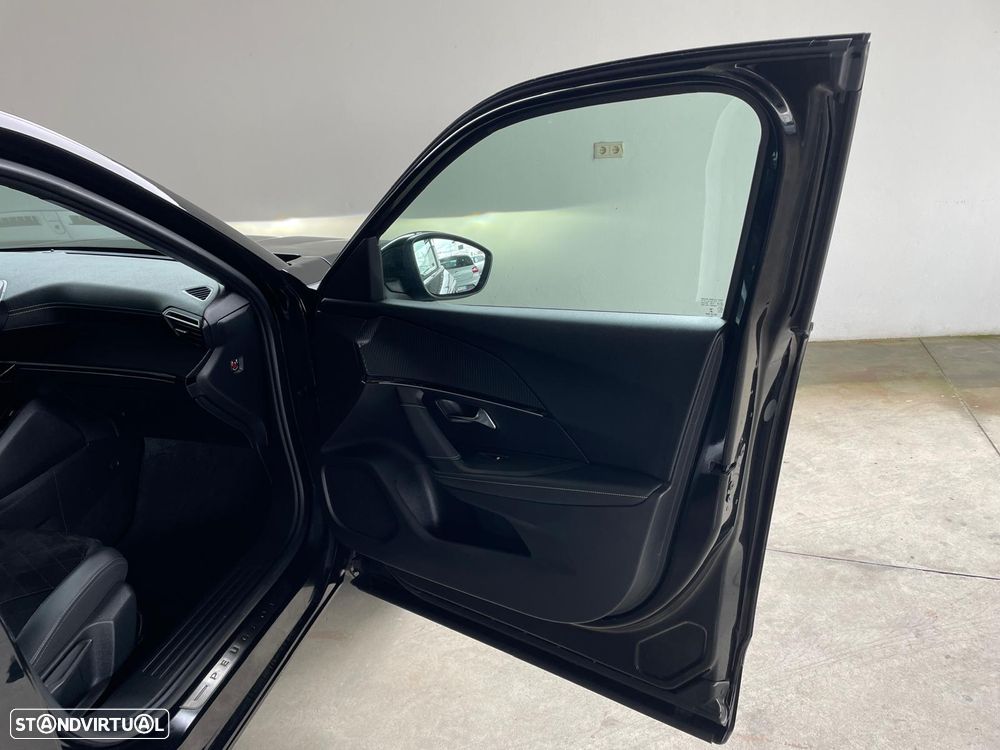 Peugeot 2008 1.2 PureTech GT Pack EAT8 - 27