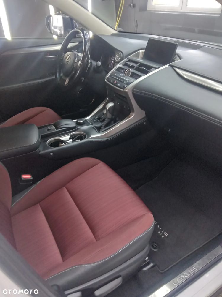 Lexus NX 200t Elite AWD - 11