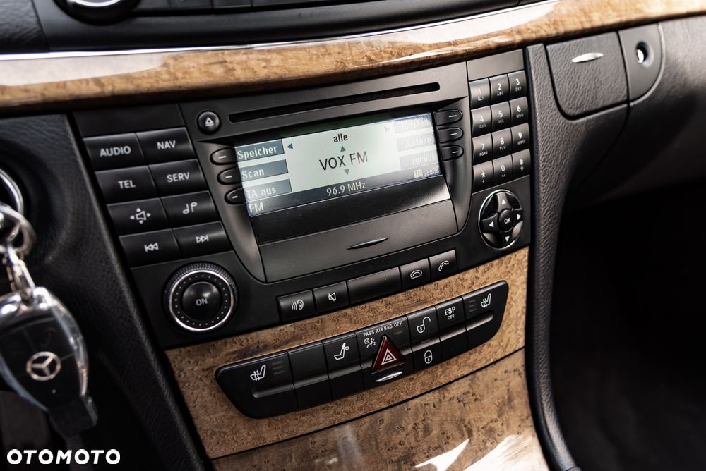 Mercedes-Benz Klasa E 220 CDI Automatik Avantgarde - 32
