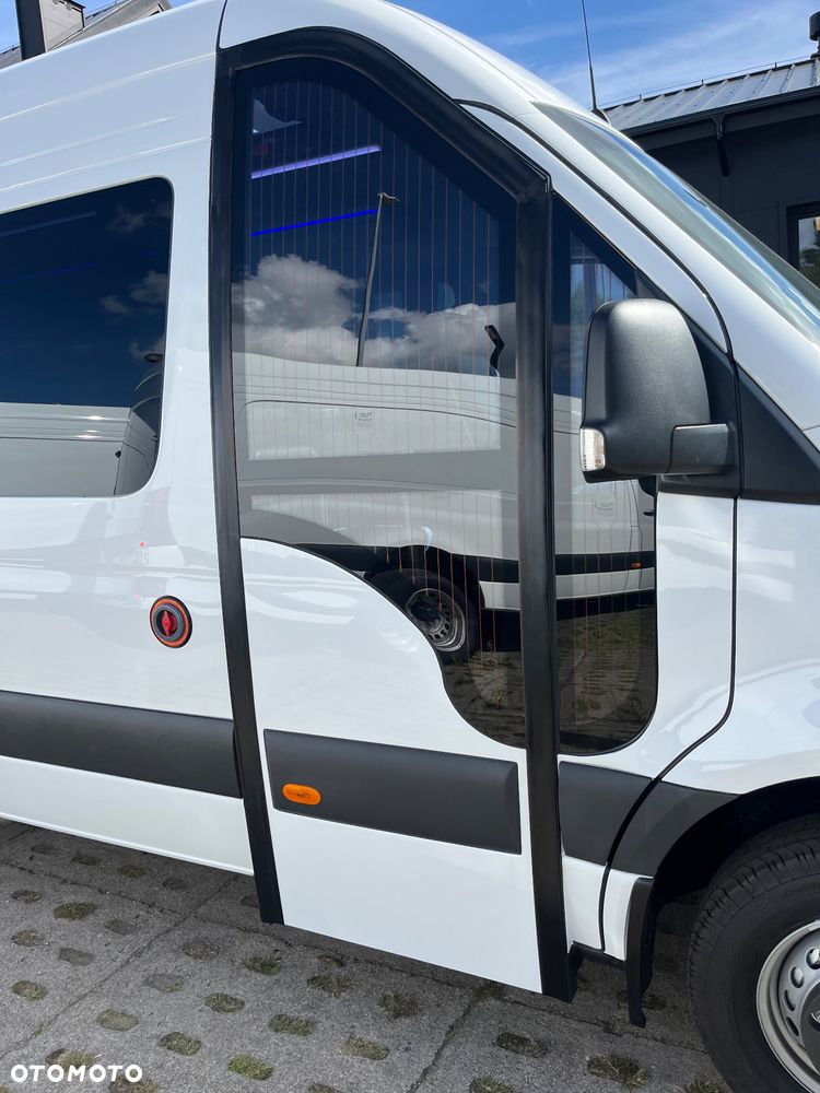 Mercedes-Benz Sprinter 517 - 8