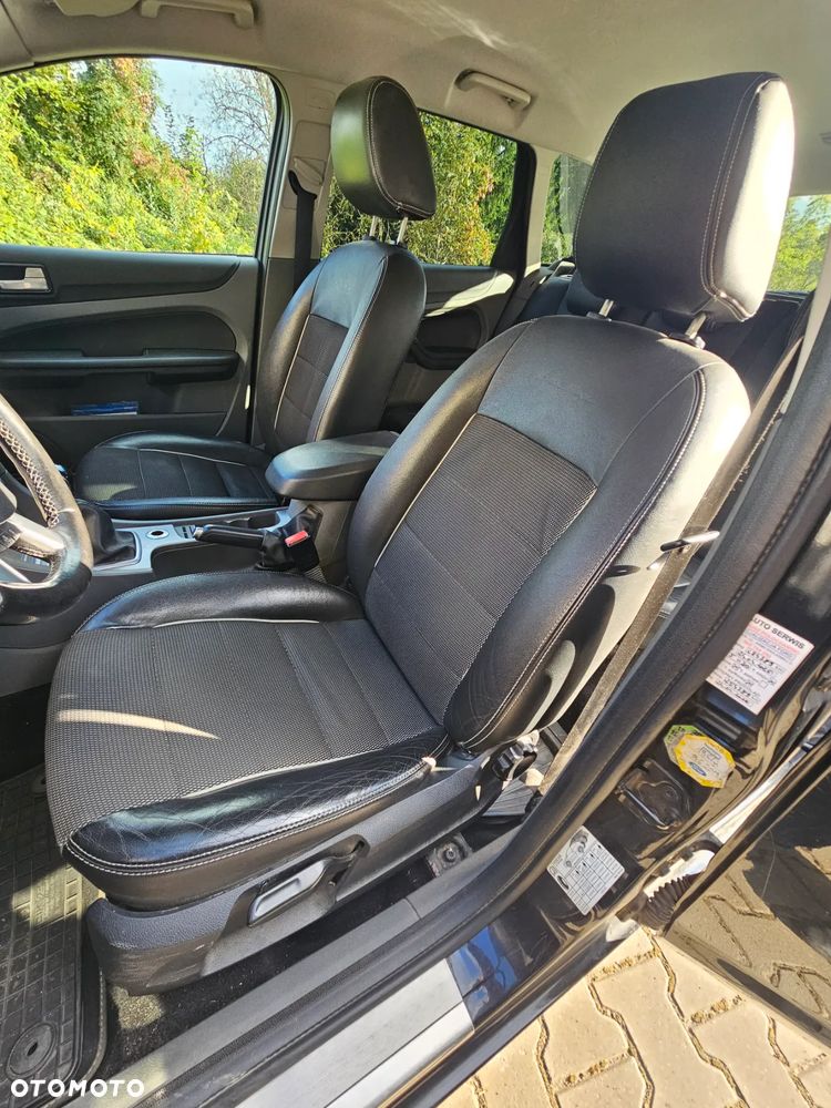 Ford Focus 1.6 Ghia - 8