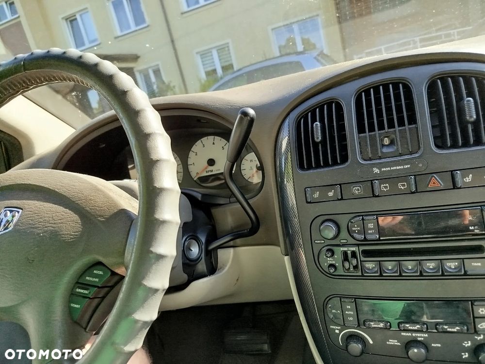 Dodge Grand Caravan - 8
