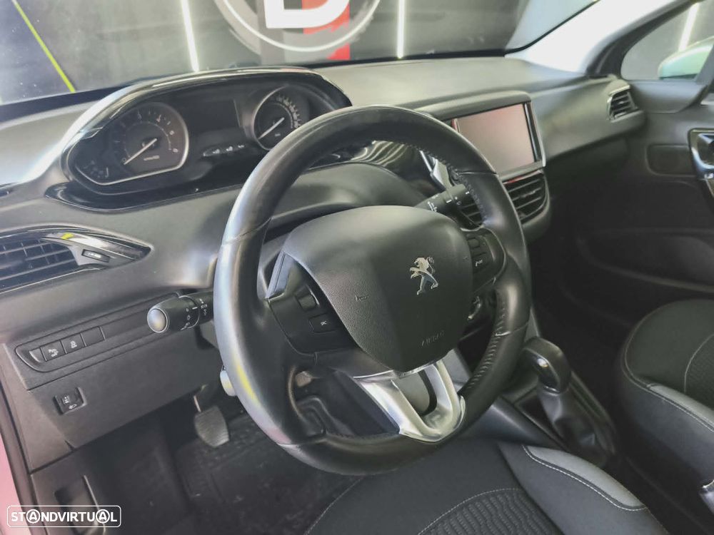Peugeot 208 1.6 BlueHDi Style - 26
