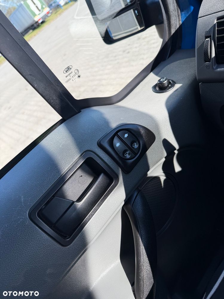 Ford Tourneo Connect - 16