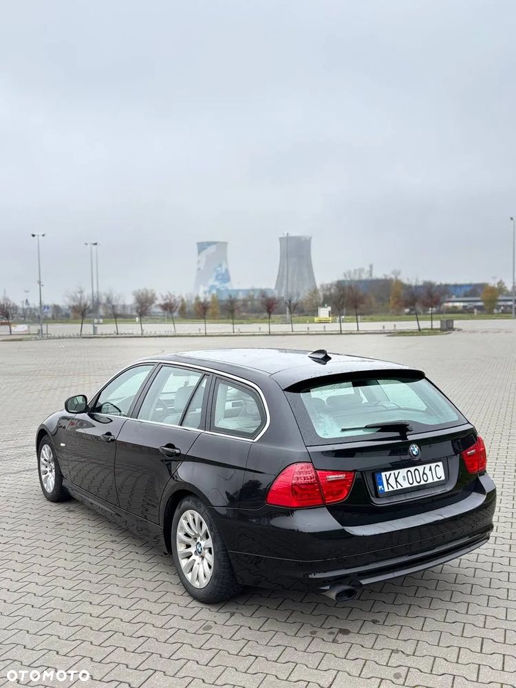 BMW Seria 3 318i - 10