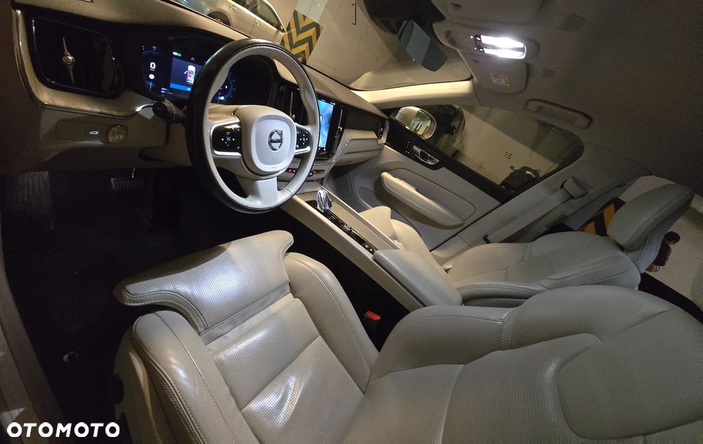 Volvo XC 60 B4 D AWD Plus Bright - 13