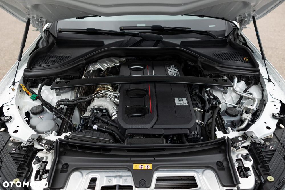 Mercedes-Benz GLC AMG 63 S E Performance 4-Matic PHEV - 17