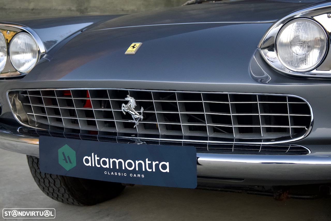 Ferrari 330 - 12