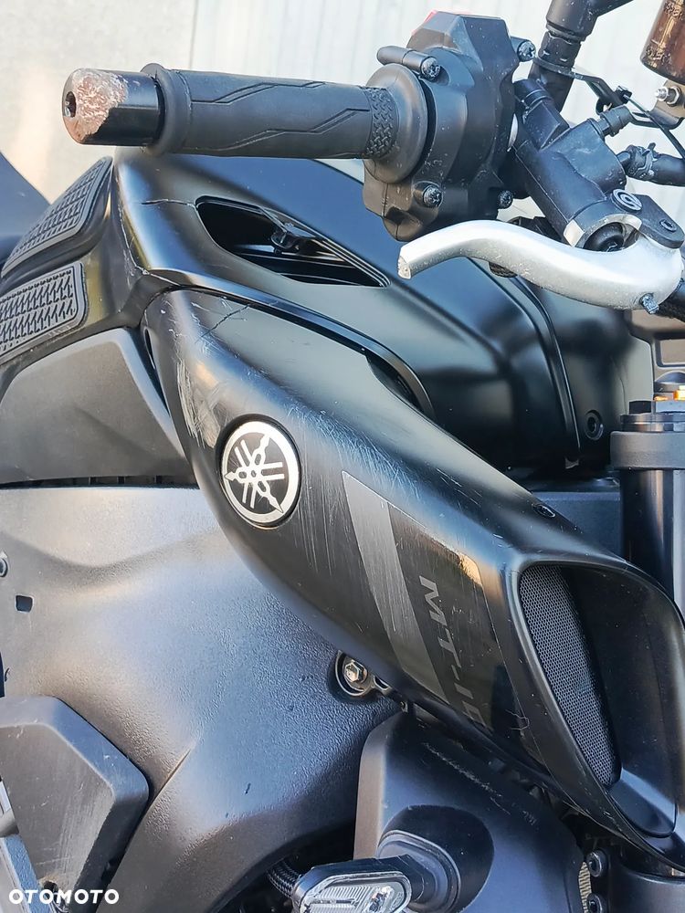 Yamaha MT - 19