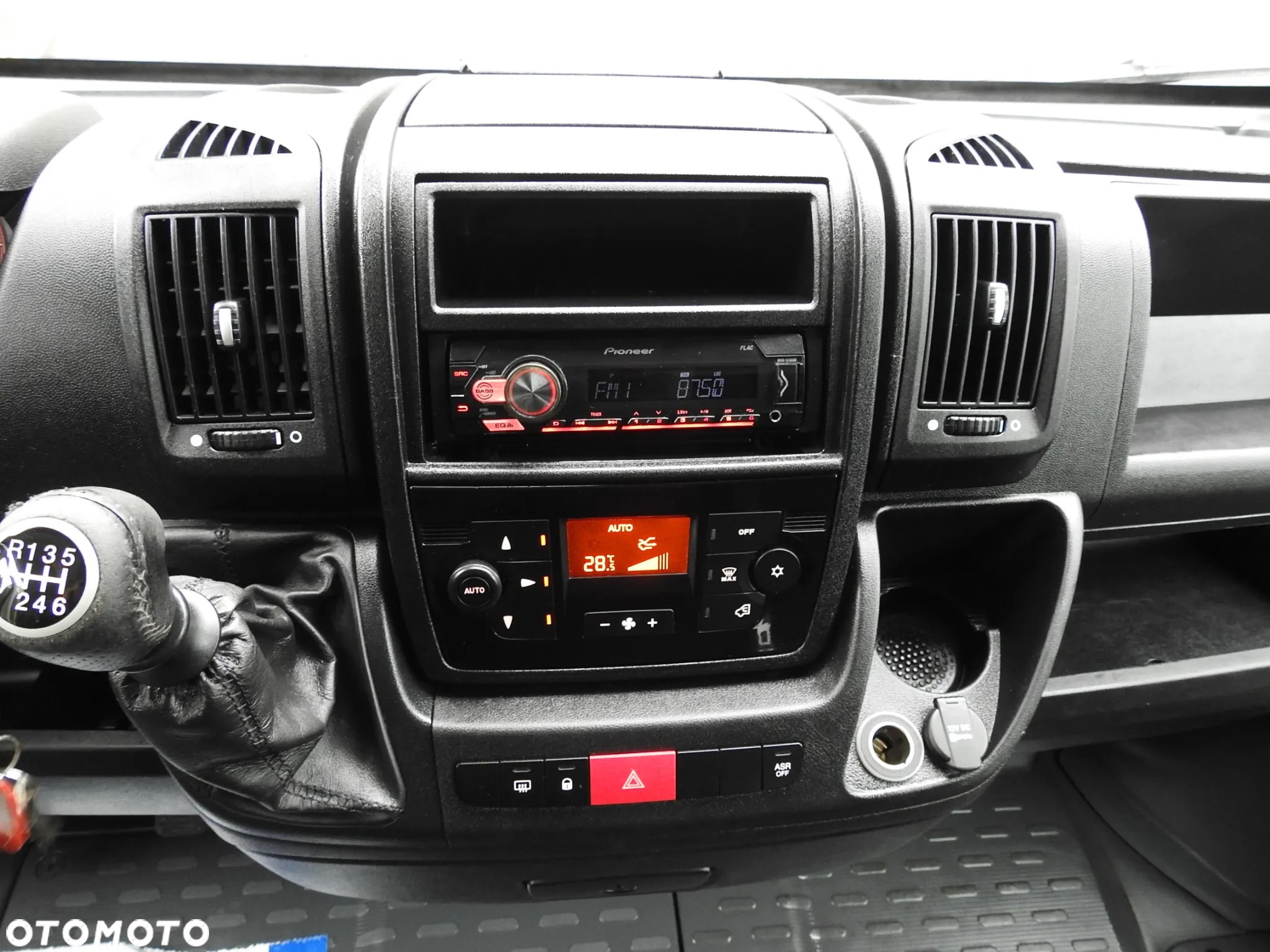 Peugeot BOXER PLANDEKA WINDA 8 PALET WEBASTO KLIMATYZACJA LEDY 165KM [ K67489 ] - 32