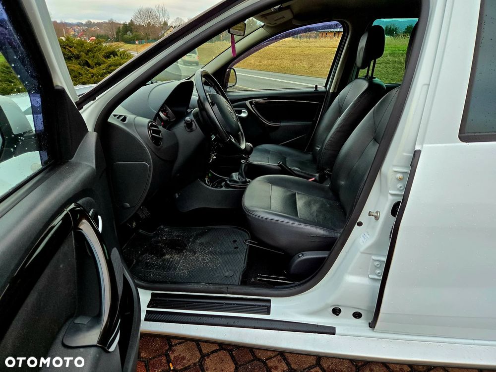 Dacia Duster 1.6 16V 4x4 Prestige - 17