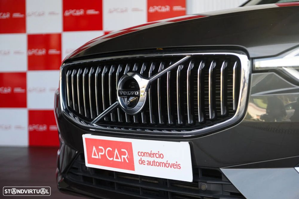 Volvo XC 60 2.0 D4 Inscription AWD Geartronic - 12