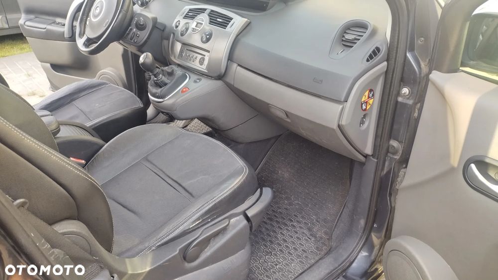 Renault Scenic - 17