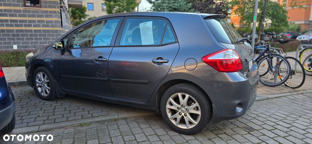 Toyota Auris - 2