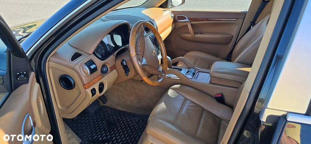 Porsche Cayenne - 9