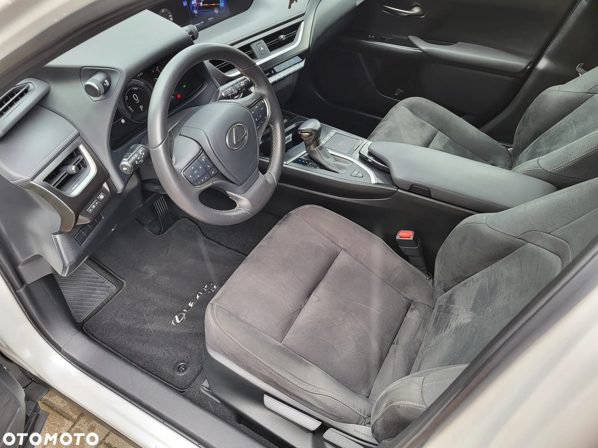 Lexus UX 250h GPF Elegance 2WD - 8