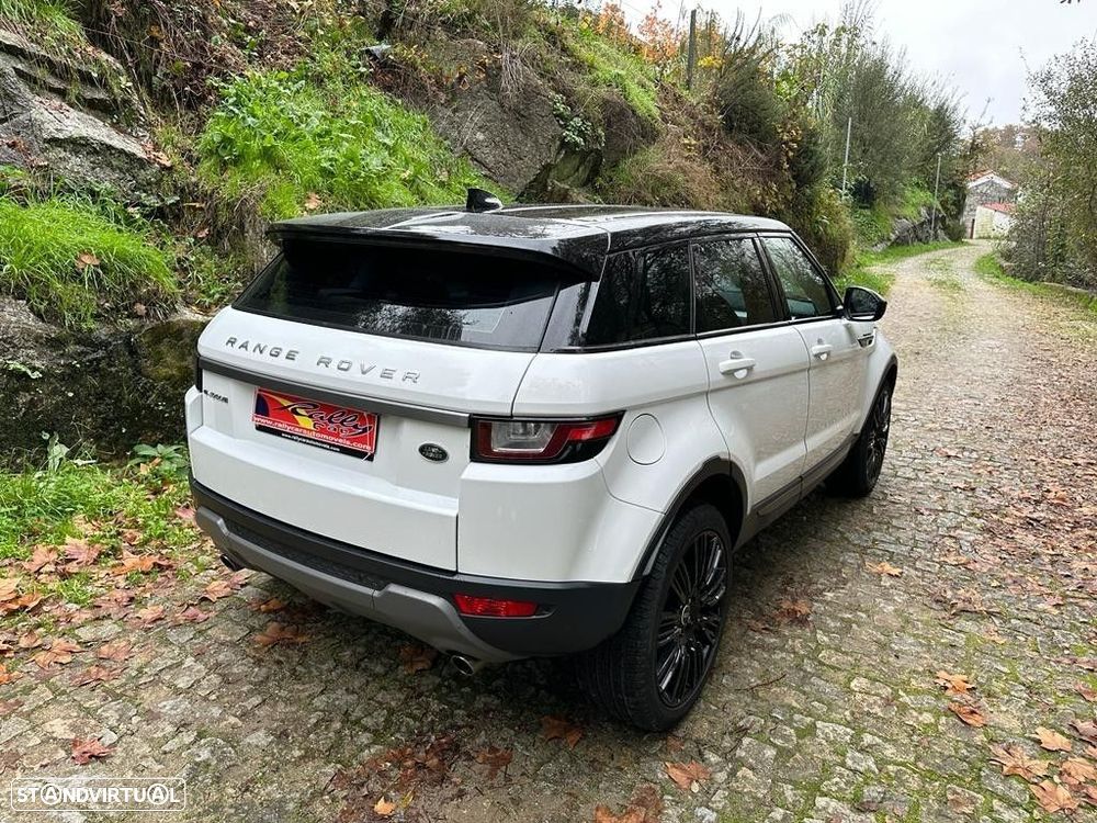 Land Rover Range Rover Evoque 2.0 D150 AWD R-Dynamic Auto - 4