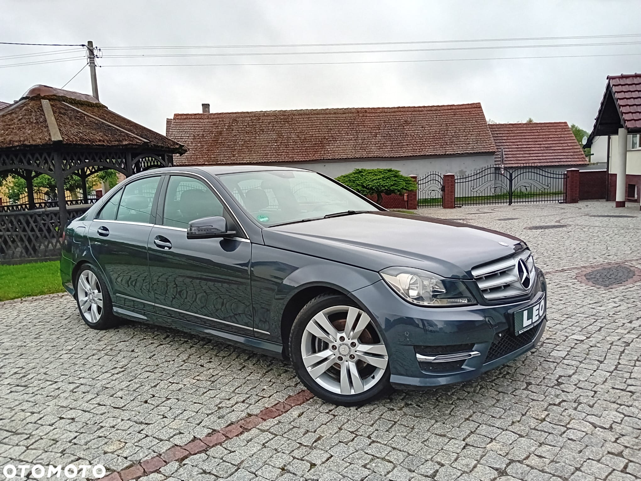 Mercedes-Benz Klasa C 180 CGI BlueEff Avantgarde - 2