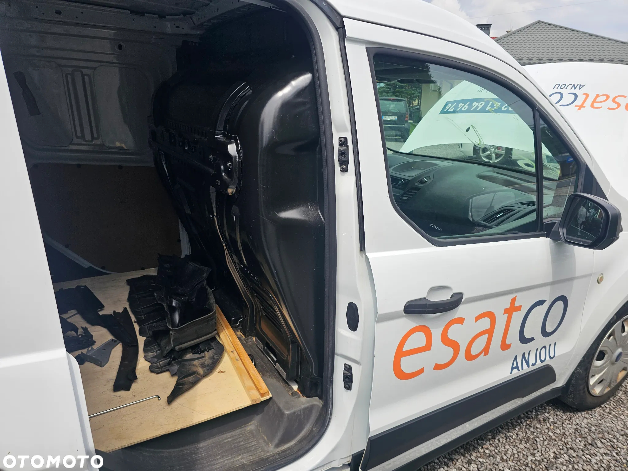 Ford Transit Connect - 9