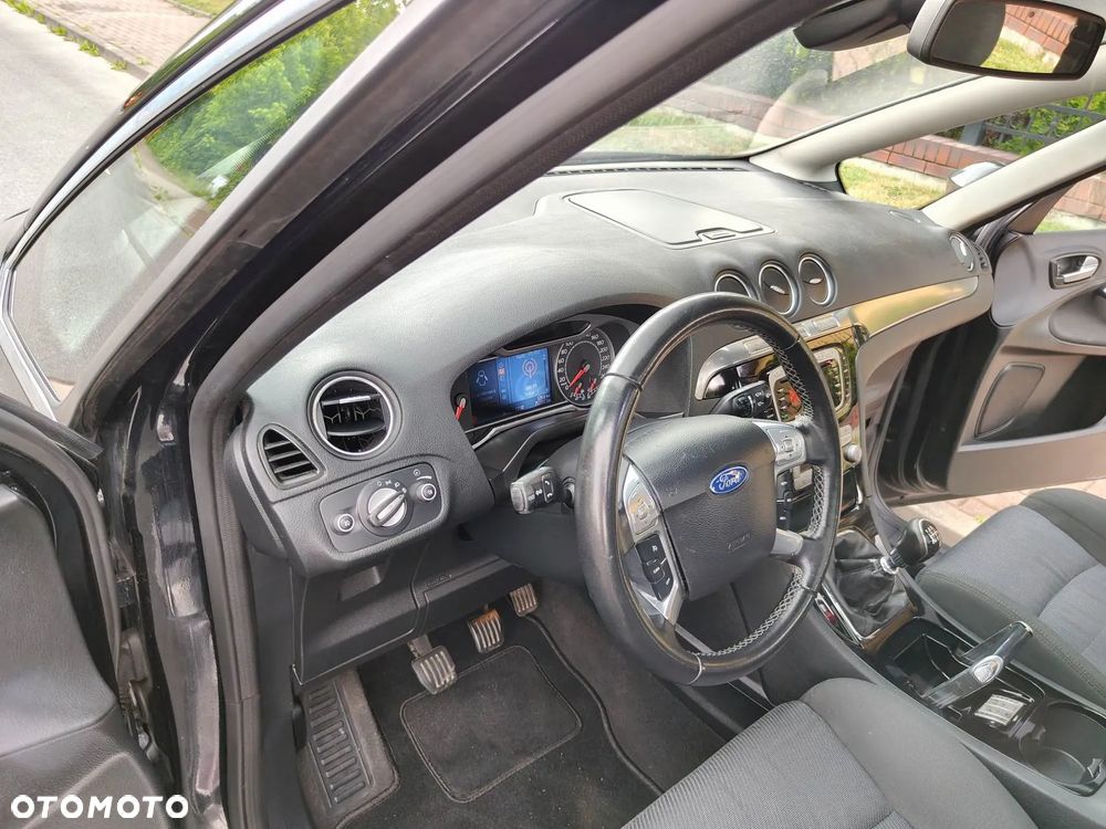 Ford S-Max - 23