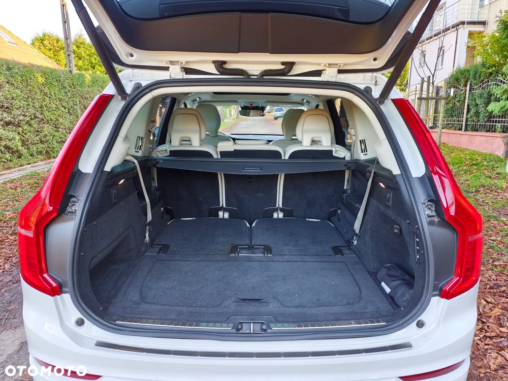 Volvo XC 90 D5 AWD Momentum 7os - 29