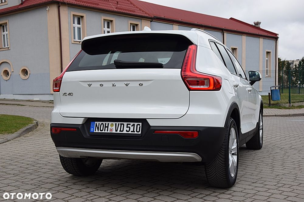 Volvo XC 40 T3 Geartronic Momentum Pro - 3