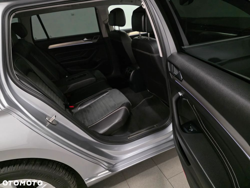 Volkswagen Passat - 31
