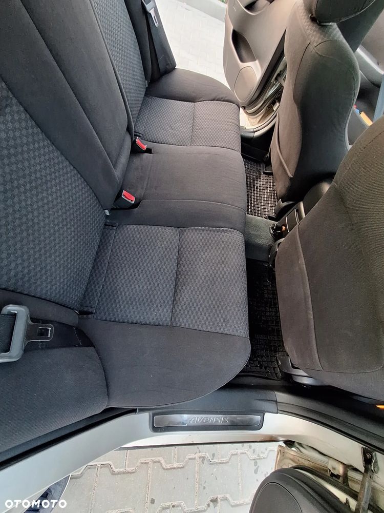 Toyota Avensis 1.8 VVT-i Sol - 12