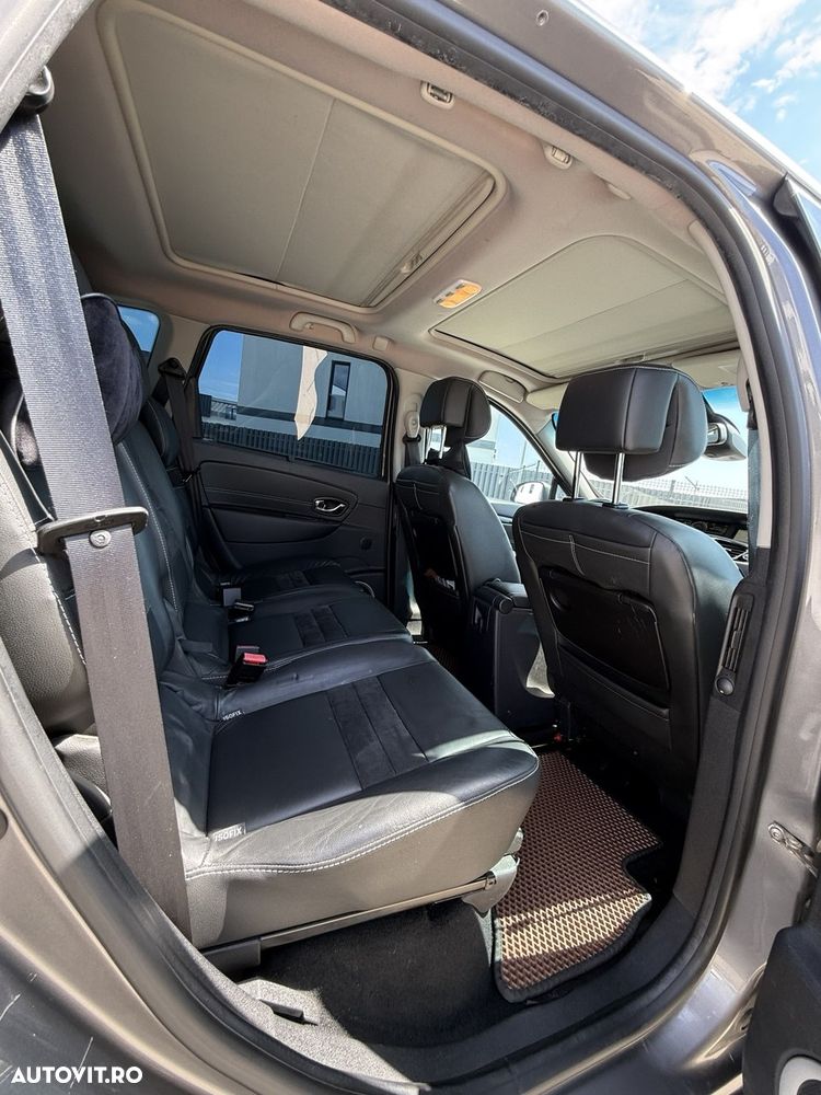 Renault Grand Scenic - 12
