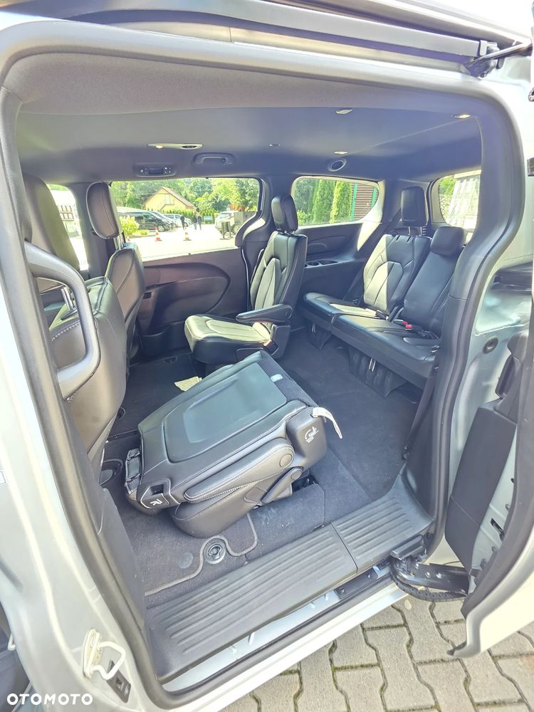 Chrysler Pacifica - 10