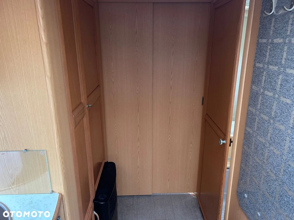 Fendt 650 z dużym przedsionkiem, prysznic - 9