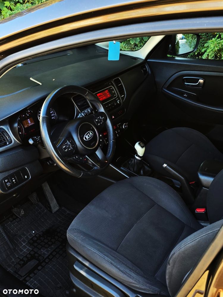 Kia Carens 1.7 CRDi L 7os - 15