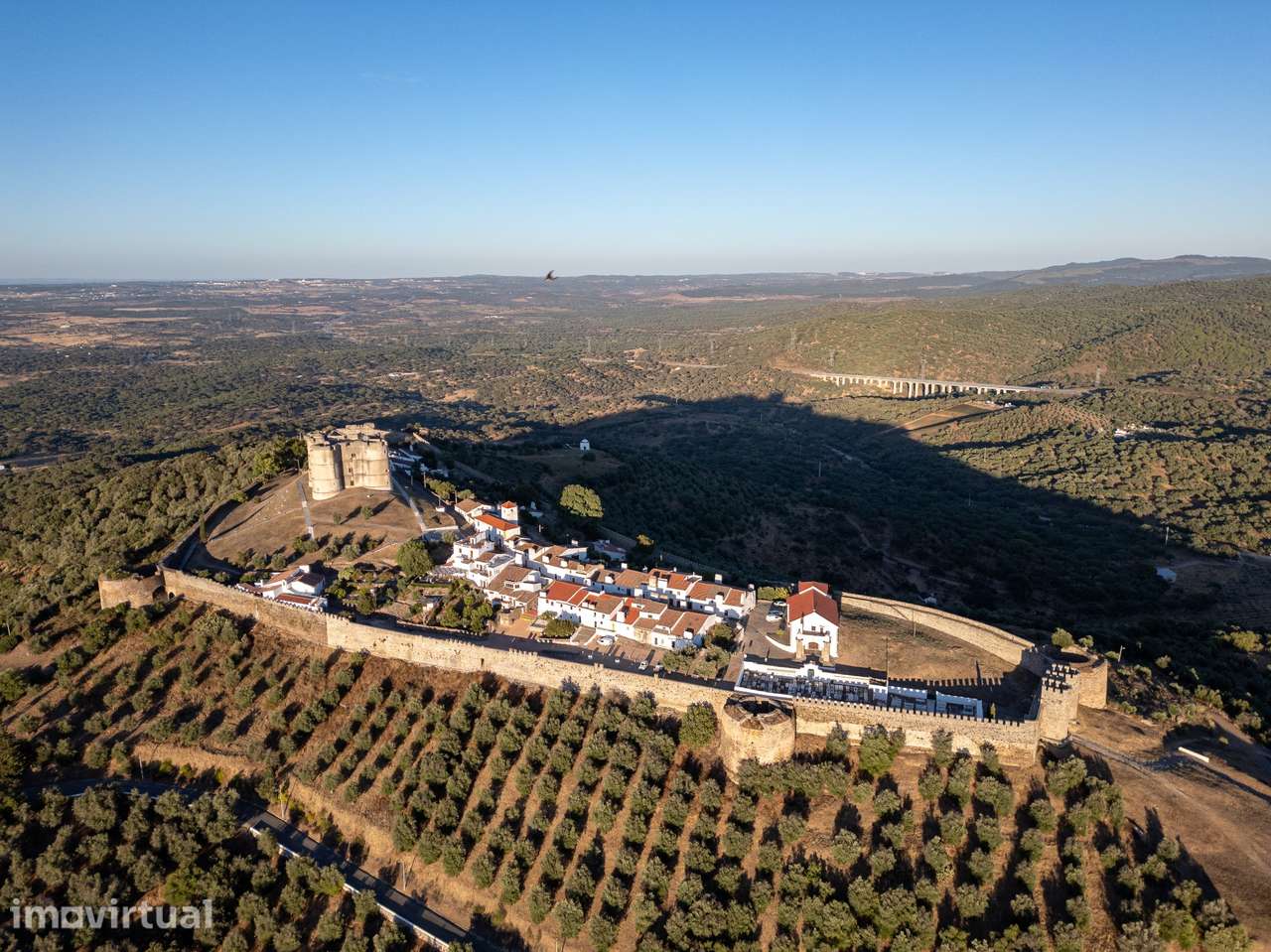 T5 de luxo | Venda | Castelo Évoramonte | Estremoz | Évora - Grande imagem: 2/32