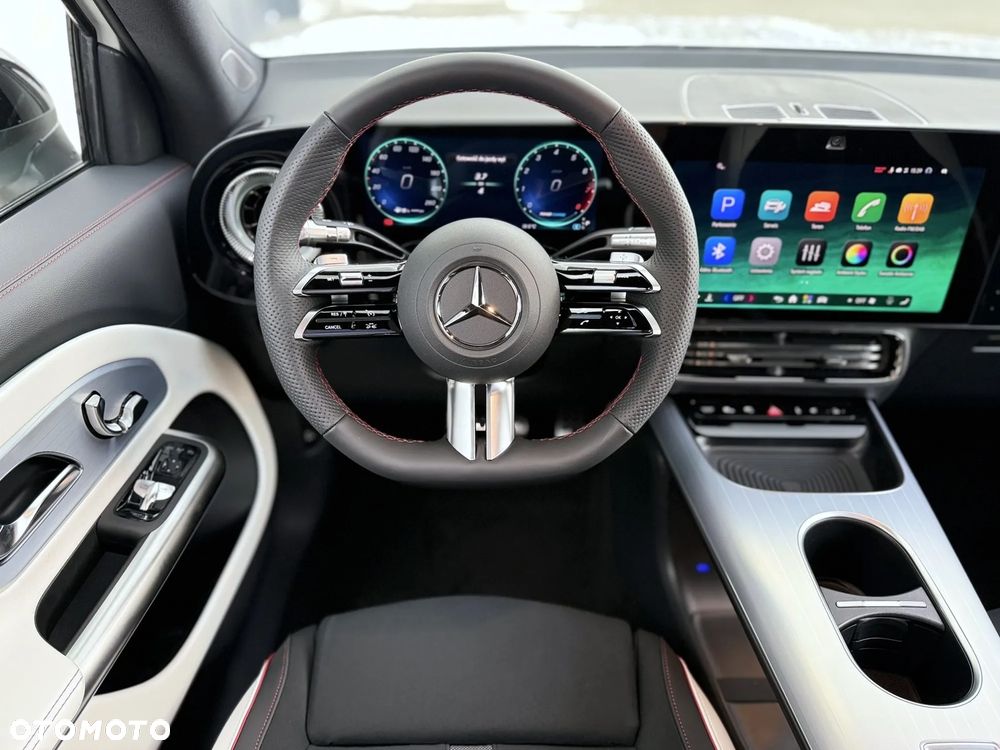 Mercedes-Benz GLB - 15