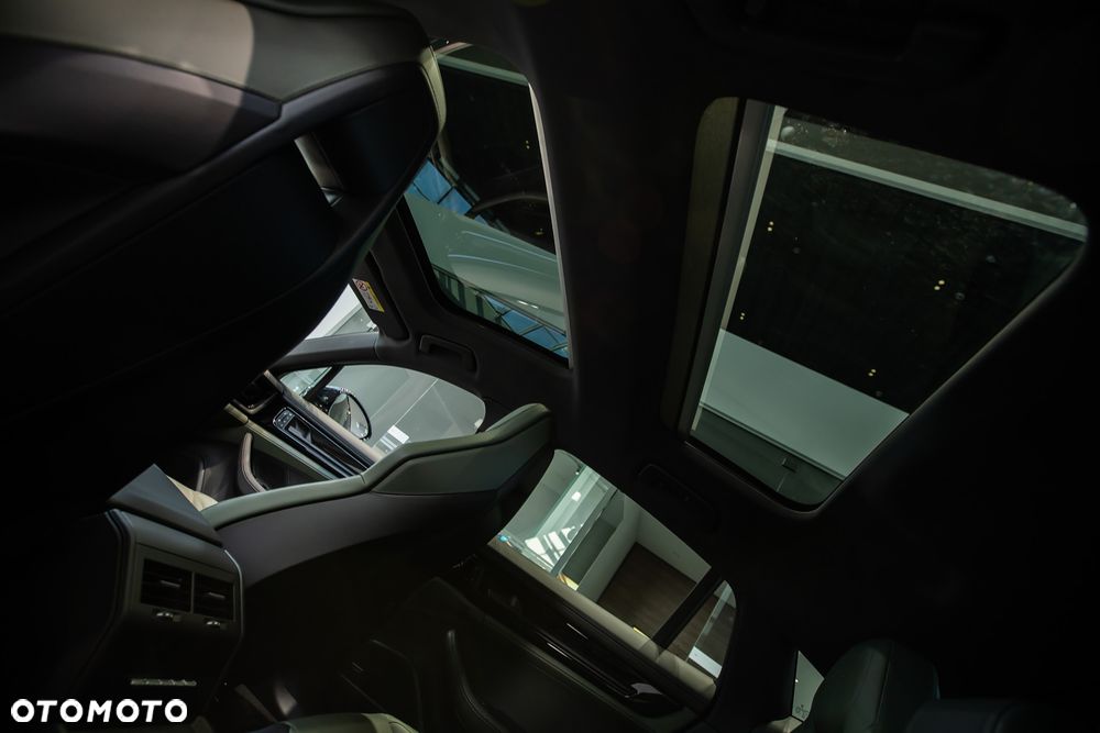 Porsche Panamera 4 - 25