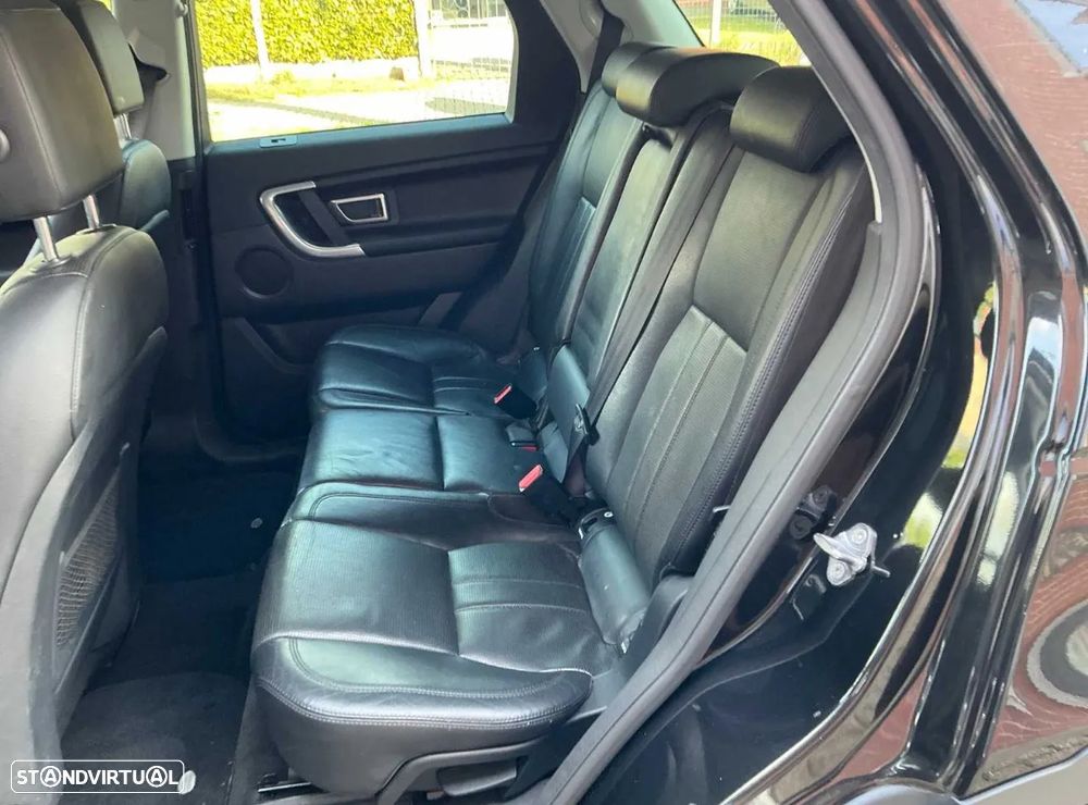 Land Rover Discovery Sport 2.0 TD4 SE Auto - 32