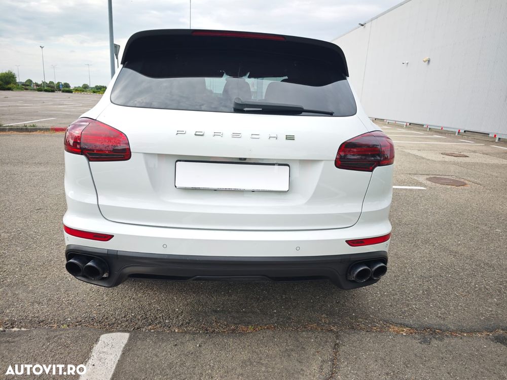 Porsche Cayenne 3.0 L V6 - 5