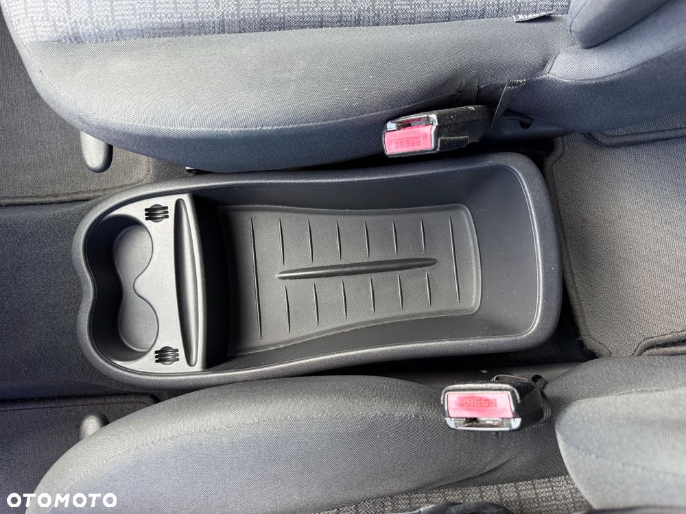 Renault Scenic 2.0 16V Avantage - 18