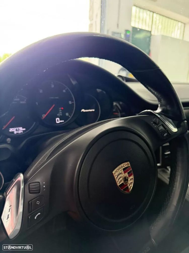 Porsche Panamera Platinum Edition - 10