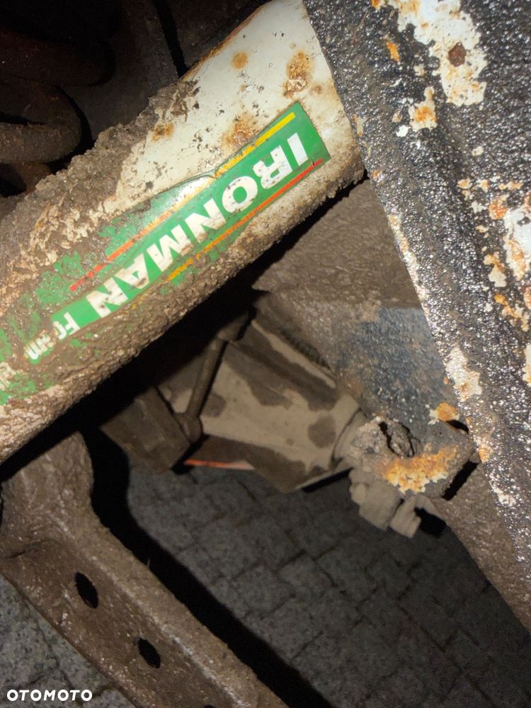 Land Rover Discovery - 35