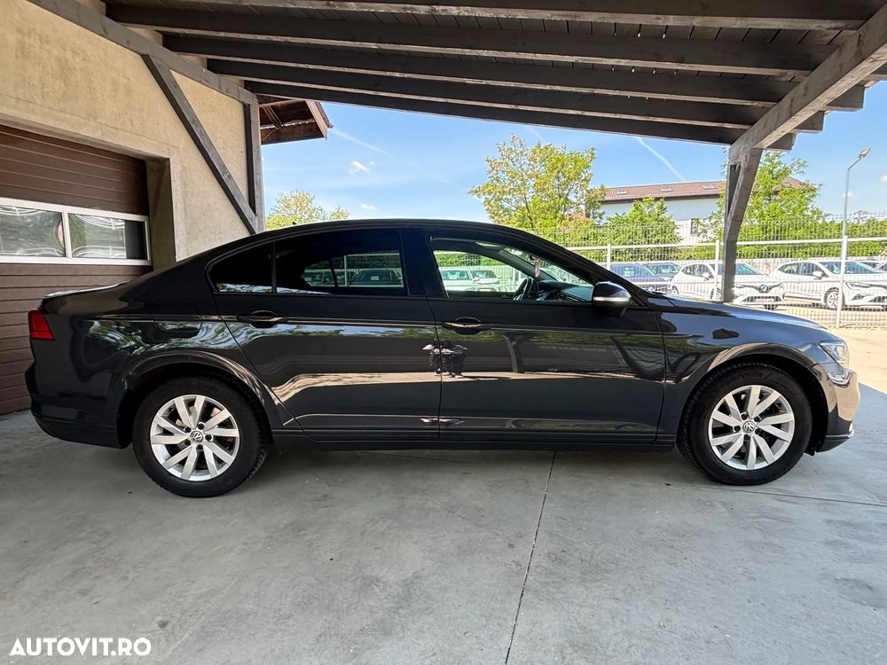 Volkswagen Passat - 10