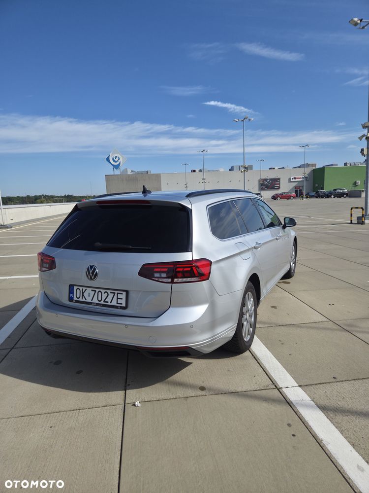 Volkswagen Passat 2.0 TDI SCR DSG Business - 13
