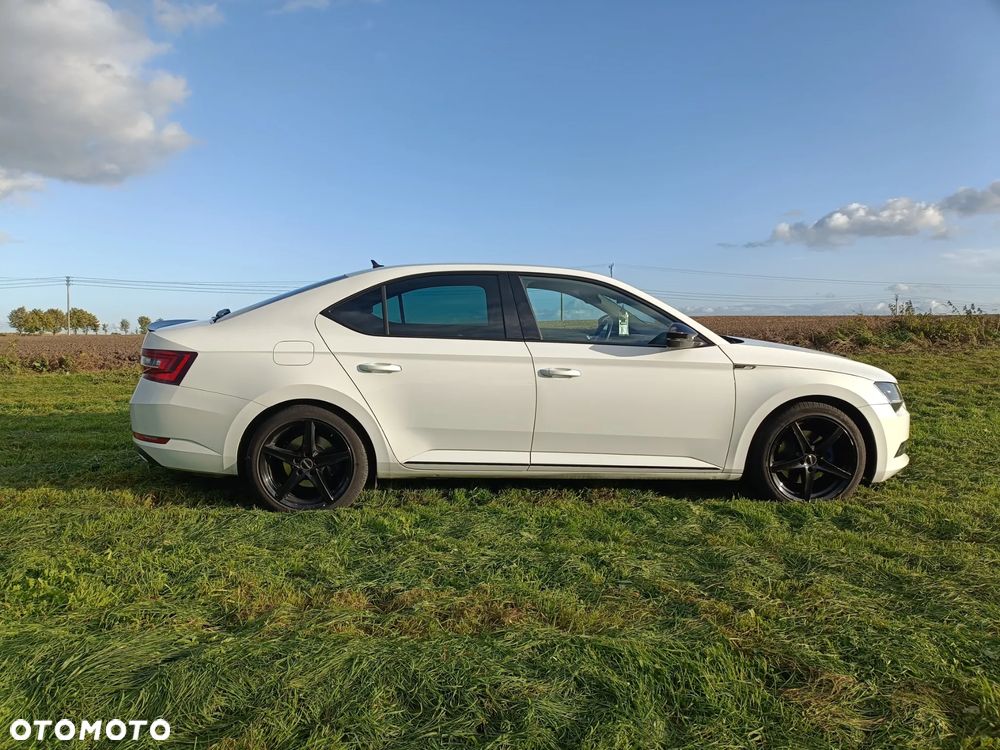 Skoda Superb 2.0 TSI Sportline DSG - 34