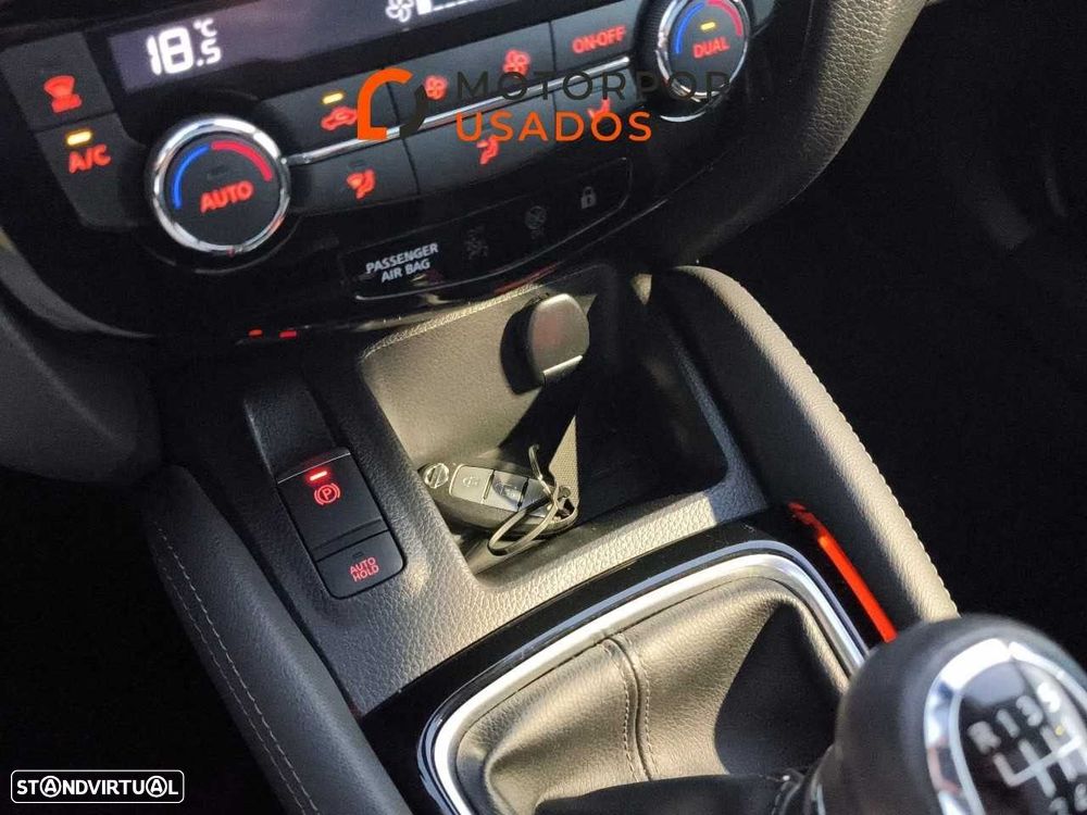 Nissan Qashqai 1.3 DIG-T N-Connecta - 26