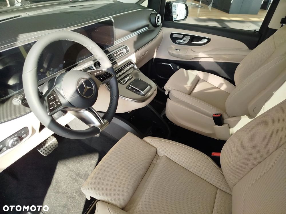 Mercedes-Benz Klasa V - 8