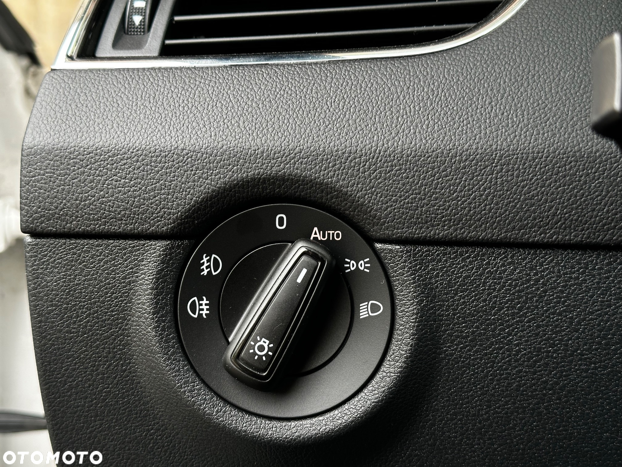 Skoda Octavia 2.0 TDI RS DSG - 27