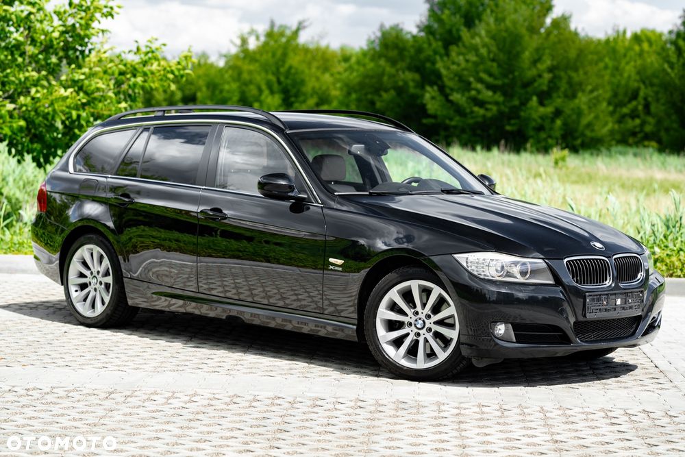 BMW Seria 3 325i xDrive Edition Exclusive - 4