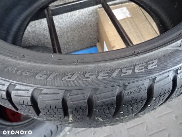 235/35/R19 91W Pirelli Winter Sotto Zero 3 - 7