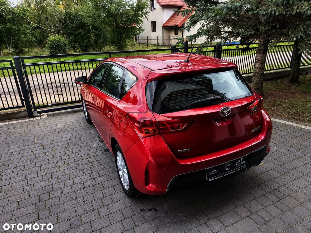 Toyota Auris 1.6 Valvematic Executive - 6