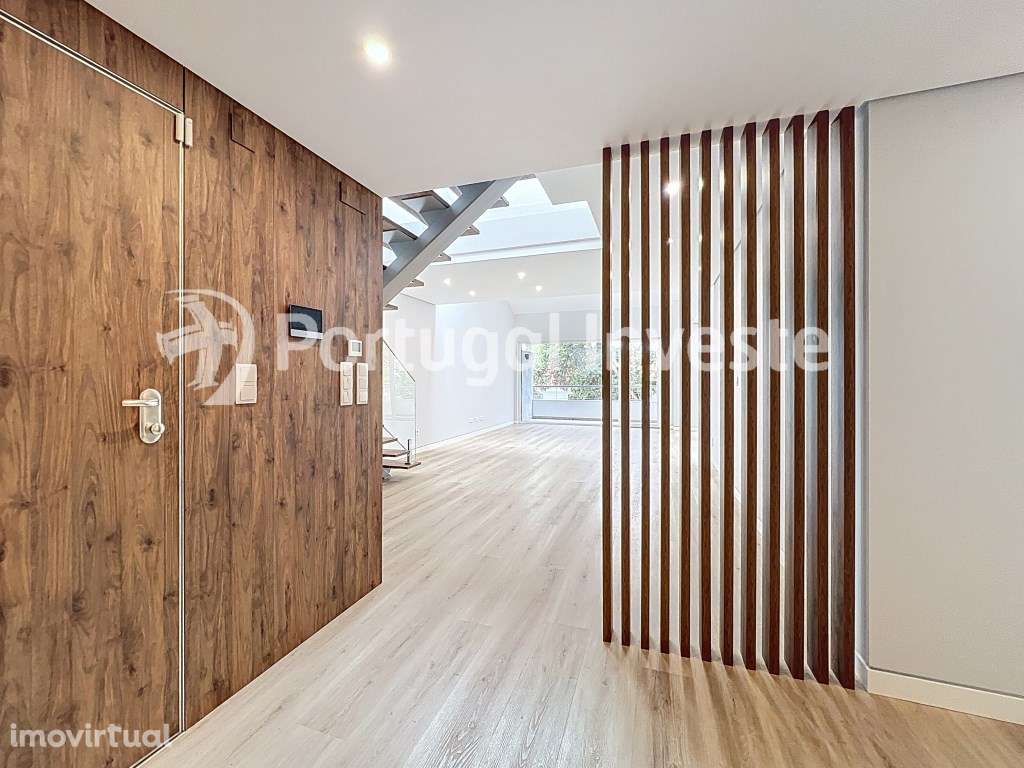 Sublime Duplex T4 com Mezanino no centro de Carcavelos - Grande imagem: 3/42